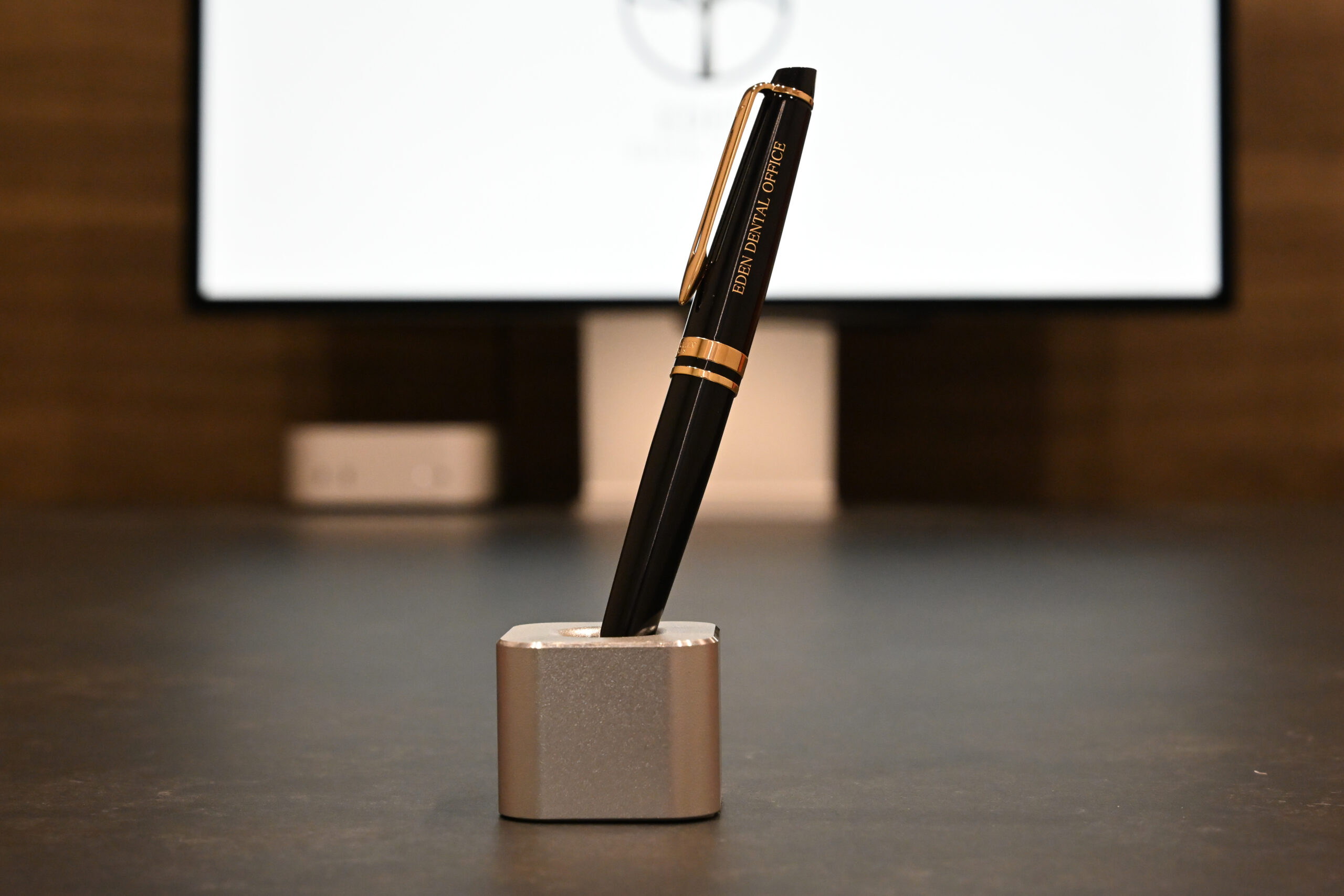 名古屋　インプラントオペ後の仕事復帰はいつから？｜名古屋の歯科医が解説