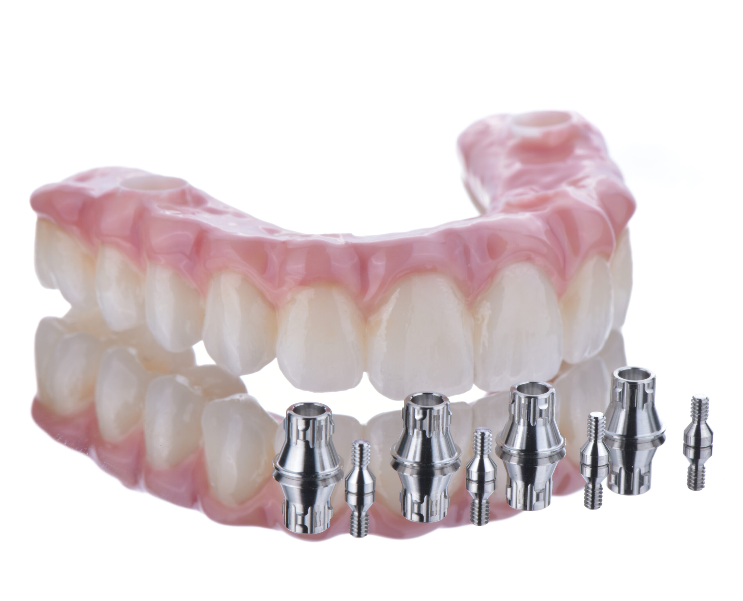 歯がほとんどない方に固定式の歯は向いている？｜名古屋で判断するための基準